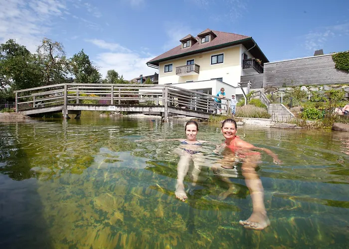 Weiss S Gæstehus 3*